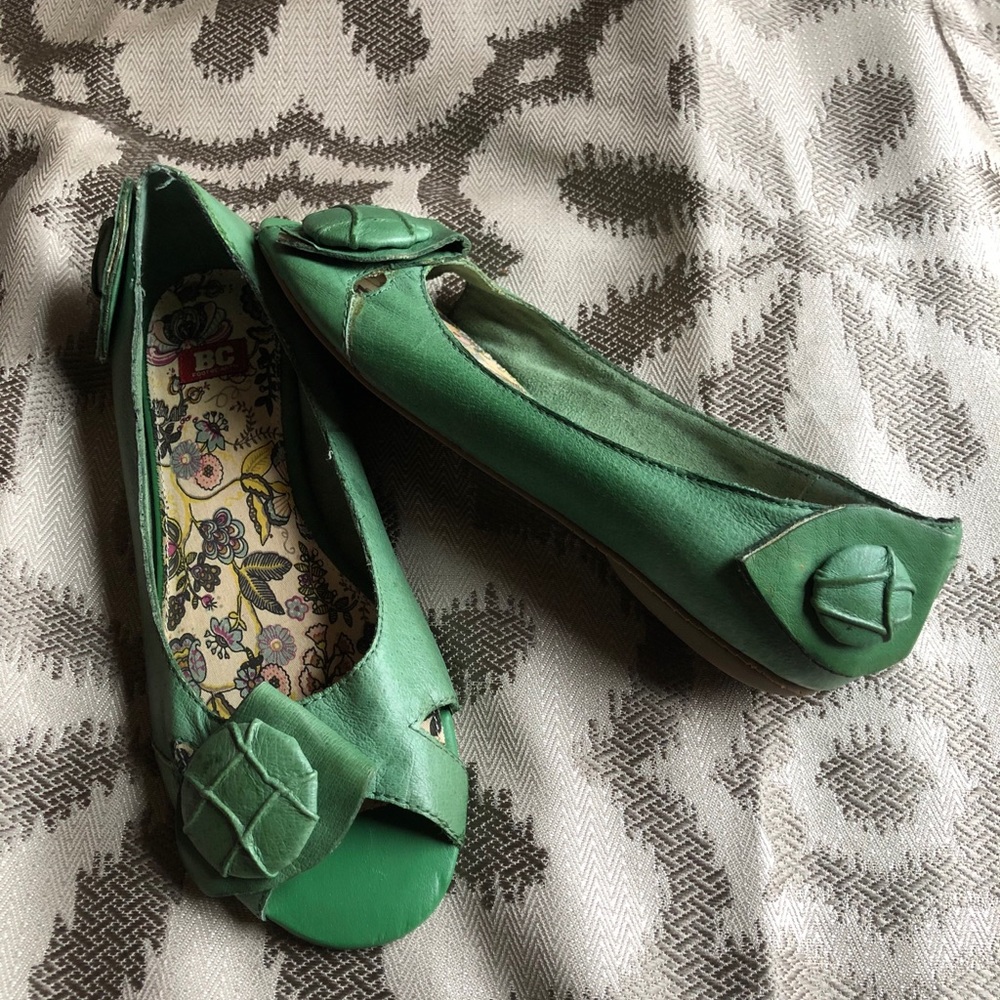 🆕BC FOOTWEAR PEEP-TOE GREEN LEATHER FLATS🥿 Sz 6 - Picture 6 of 16